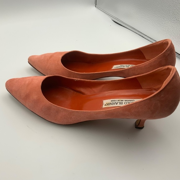 MANOLO BLAHNIK SUEDE HEELS - Picture 2 of 5